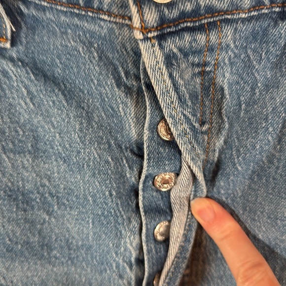 Levi’s 501 Cut Off Denim Jean Shorts Button Fly Size 32 - Picture 4 of 9